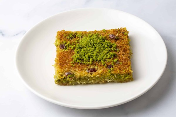 How to Make a Refreshing Melon and Prosciutto Salad with a Balsamic Glaze?