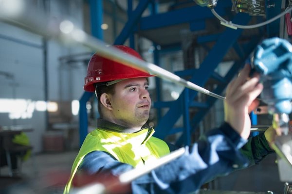 What's the Best Way to Integrate Indoor-Outdoor Flow in a Bungalow Renovation?